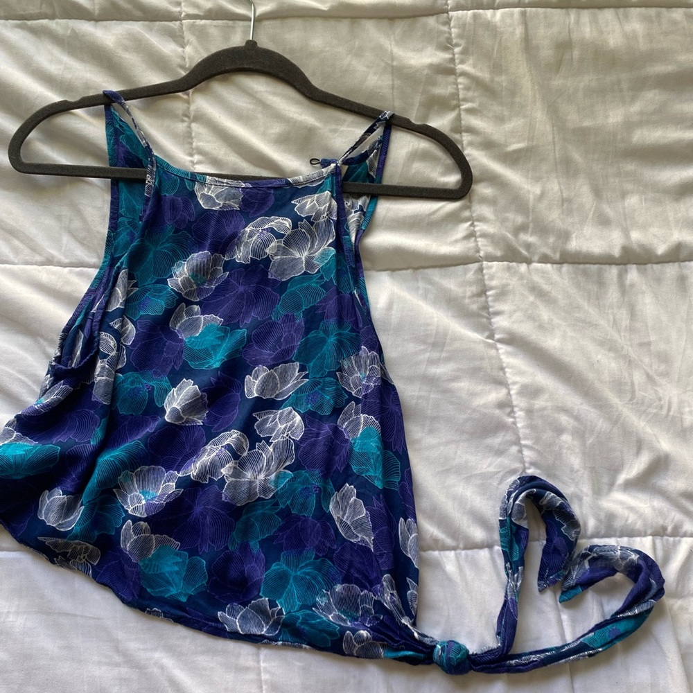 Valija flower crop top size S